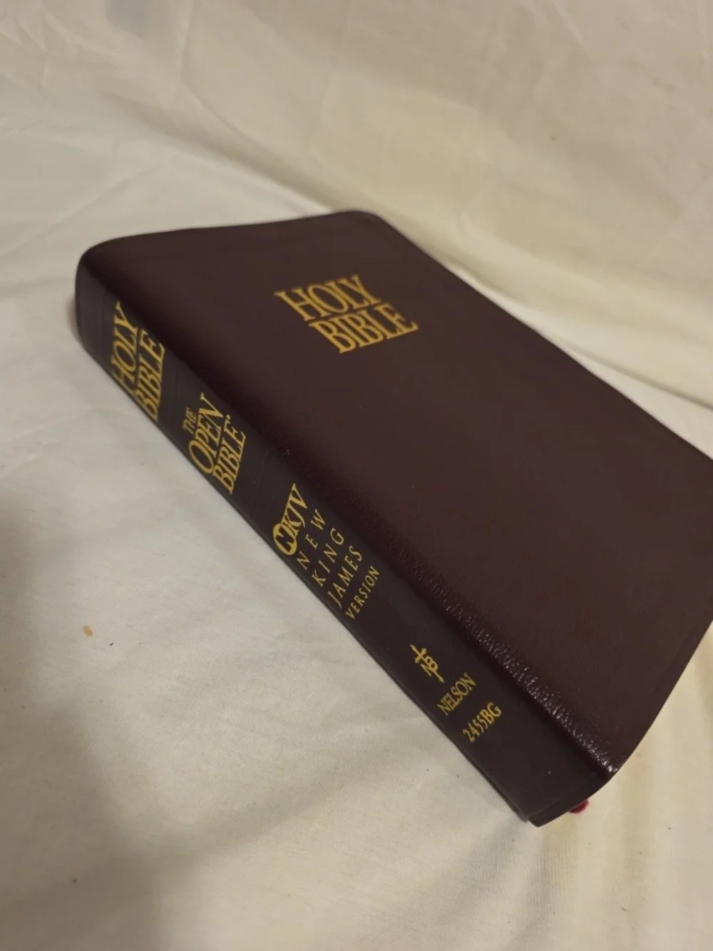 Holy Bible Open NKJV Red Letter Nelson 1982 Bonded Leather Christian
